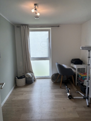 Bild 2 - * ANFRAGESTOPP * Wiefelstede-Metjendorf 3 Zimmer Küche Bad Wohnung